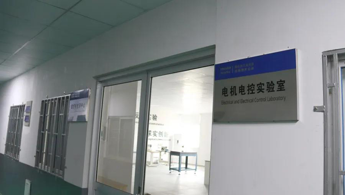 台州市原政协副主席、台州商人研究会会长郑荐平等领导莅临百乐博blb调研指导