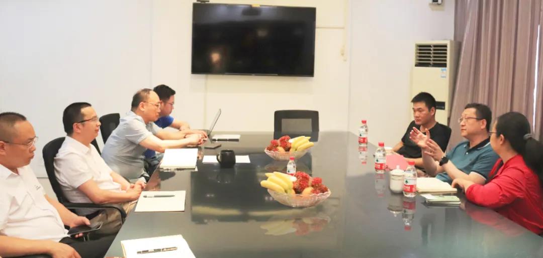 中国缝制机械协会副理事长吴吉灵一行莅临百乐博blb调研指导